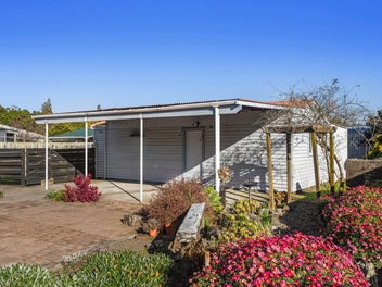 Loved Circa 1950s Family Home with huge potential!