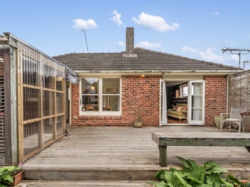 Deceased Estate - Must Be Sold!