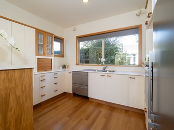 Prestigious Walnut Avenue