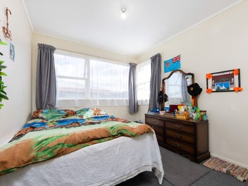 Urgent Sale Papakura Family Home or Landbank