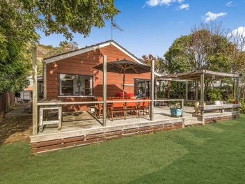 Unmissable Opportunity in Macleans Zone!