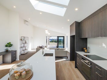 Amazing views - move in ready!