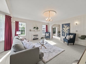919m2 in Riverdale - private and established