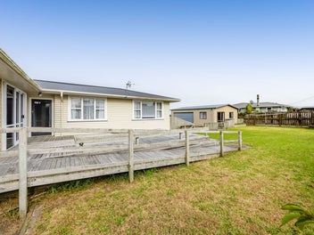 Comfortable Living with Rural Outlook- Estate Sale