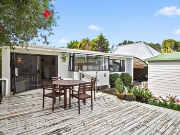 Spacious Home in the Heart of Clarks Beach