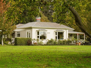 One-of-a-Kind Pegasus Villa - Escape the Ordinary