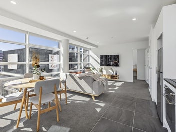 IMMACULATE, SUNNY CITY PAD