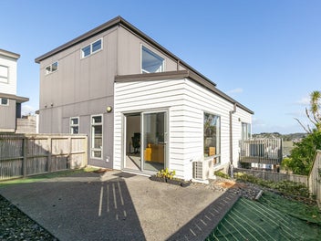 Modern, Sunny, Prime Location | BEO $680k