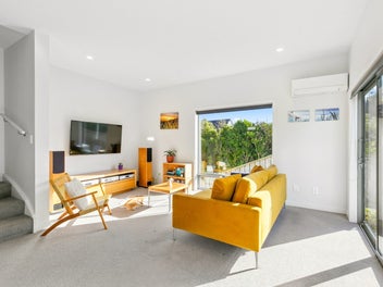 Modern, Sunny, Prime Location | BEO $680k