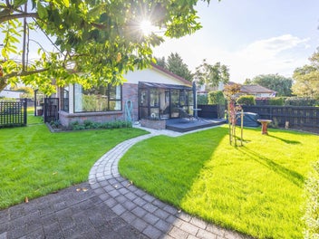 Sunroom, storage, space - this one has it all