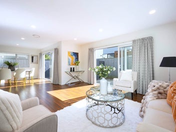 Must SELL! Must SEE! Luxury in the Golden Triangle