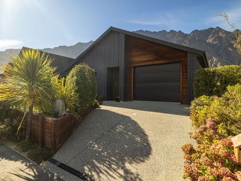 Vendors have purchased elsewhere, home to be SOLD!