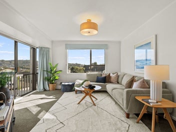Easy Living with Sun, Space & Style
