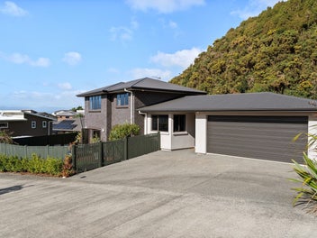 Your Hidden Haven in Crofton Downs