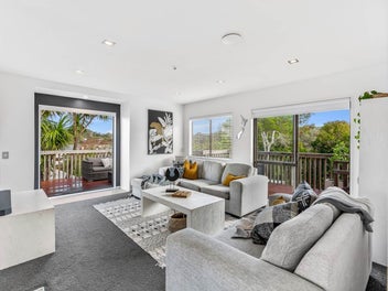 Laidback Living in the Bays