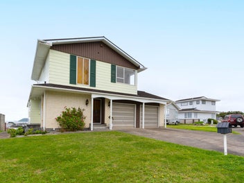 Cherished Family Home with Million $ Sea Views