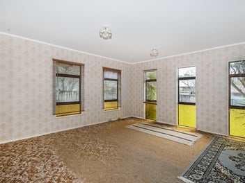 Renovator's Special on a Big, Usable Section!