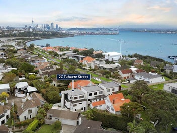 Design Living With Harbour View- Worthy of You!