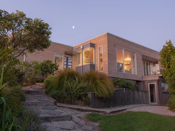 Whale Bay Ridge – Seclusion & Sense of Place