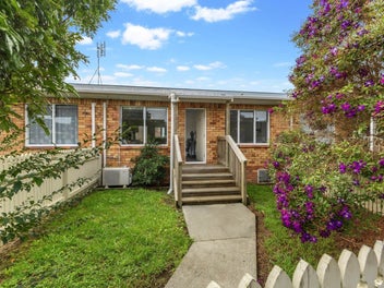 Two Bedroom Unit + Legal Sleepout