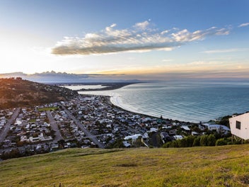 Views that calm, location that delivers