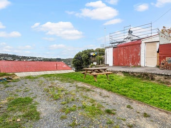 THE MONEY MAKER! - SUBDIVIDE OR DEVELOP?