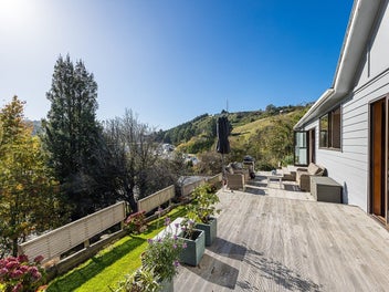 Sunny setting, meets handy location