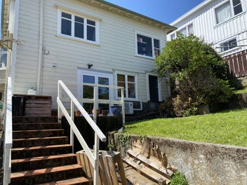 Image 1 of 7