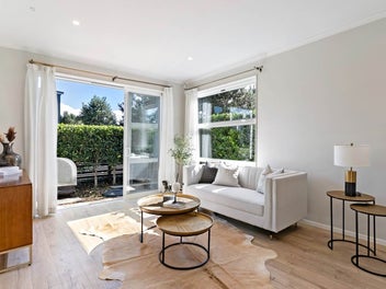 Bright, Spacious and perfect location