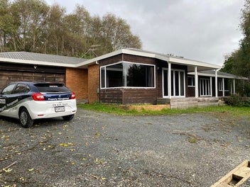 Image 1 of 21