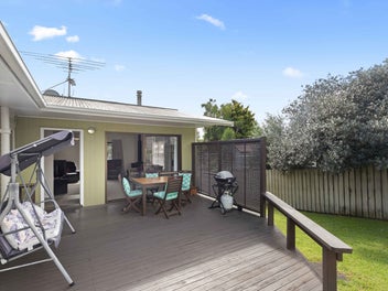 Vendors downsizing - RARE family opportunity!