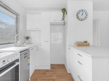 Stylish, Central & Priced to Sell - DGZ Gem!