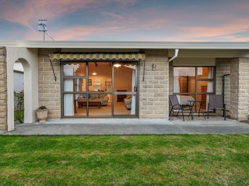 Freehold Property! Walking Distance To Town!