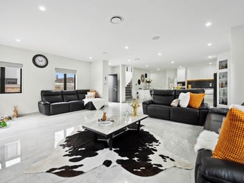 Spacious Family Living with Privacy In a Prime...