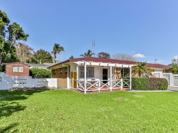 Macleans Zoned Brick & Tile Unit - Must be Sold!