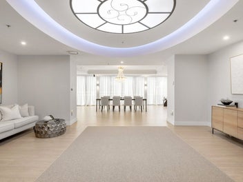 Grandeur at The Guardian