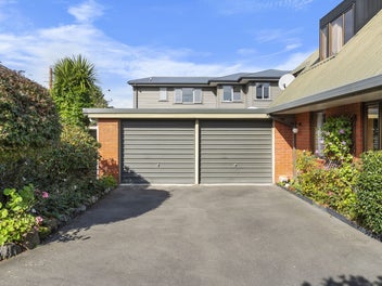 Move-In Ready - 5 Bed Family Home