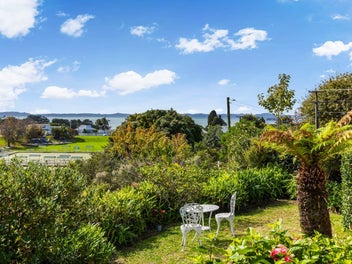 Fully renovated brick&tile beauty-with huge views!
