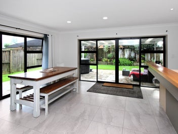 Prime Papamoa location!