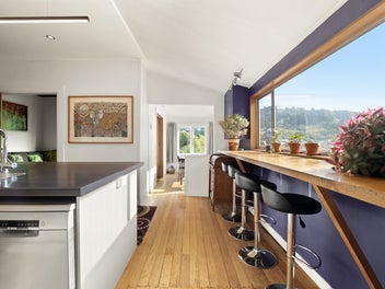 Charming Port Chalmers Family Villa!