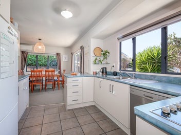 Modern Meets Prime Location!