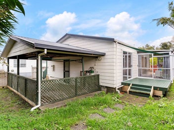 Convenient location. Starter home/smart investment