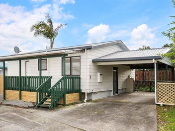 Convenient location. Starter home/smart investment