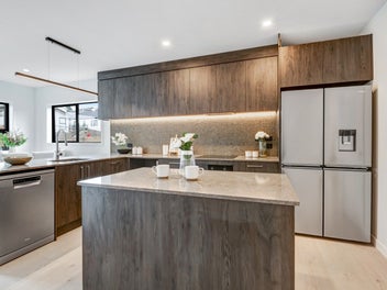 Brand-New Townhouses, Elevated Bush Views