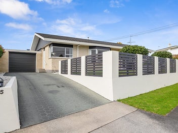 MERRILANDS TOWNHOUSE, EASY LIVING!
