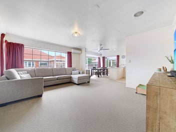PERFECT START TO PROPERTY LADDER – BRICK & TILE
