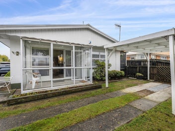 Sunny, Central & Cosy - The Perfect Glenholme Gem