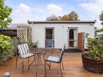 CHARACTER & CHARM, 767m2 FREEHOLD