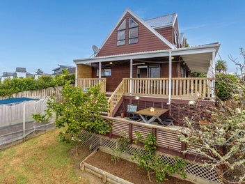 Steal Your Heart - Seaviews + 3 Beds + Sleepout