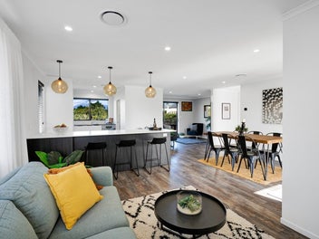 Independently Positioned, Great Family Home!
